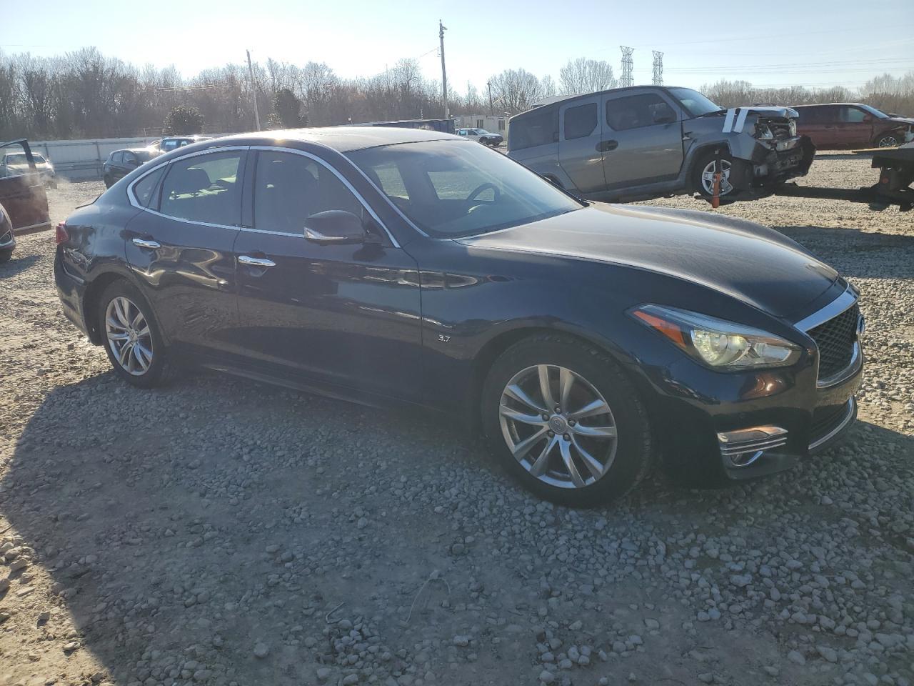 2015 INFINITI Q70 3.7 - Image 4