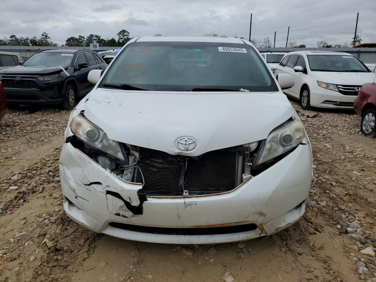 2015 TOYOTA SIENNA XLE - Фото 5