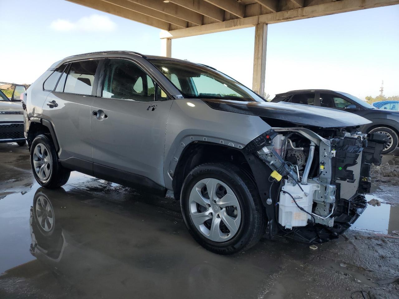 2021 TOYOTA RAV4 LE - Фото 4