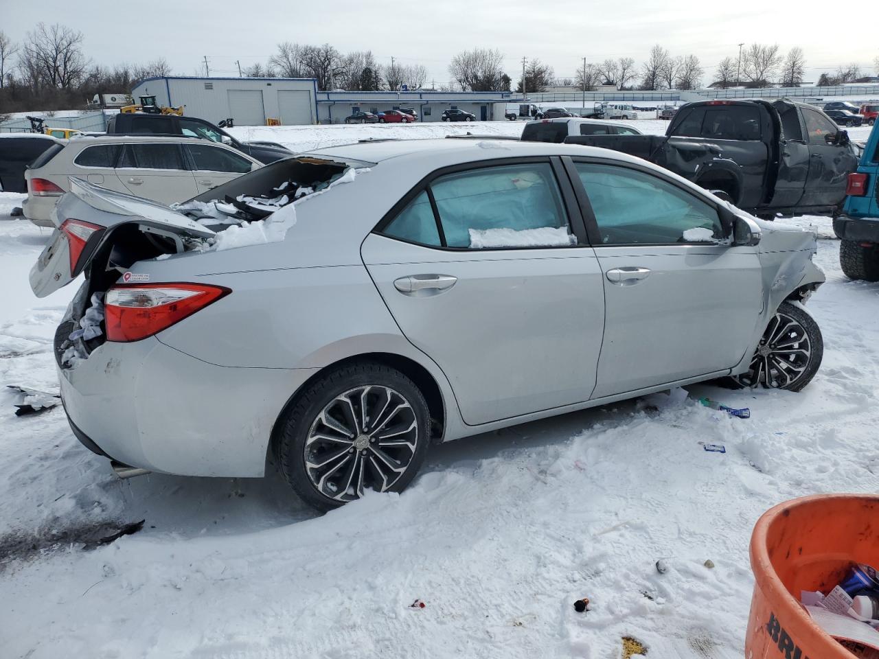 2015 TOYOTA COROLLA L - Фото 3