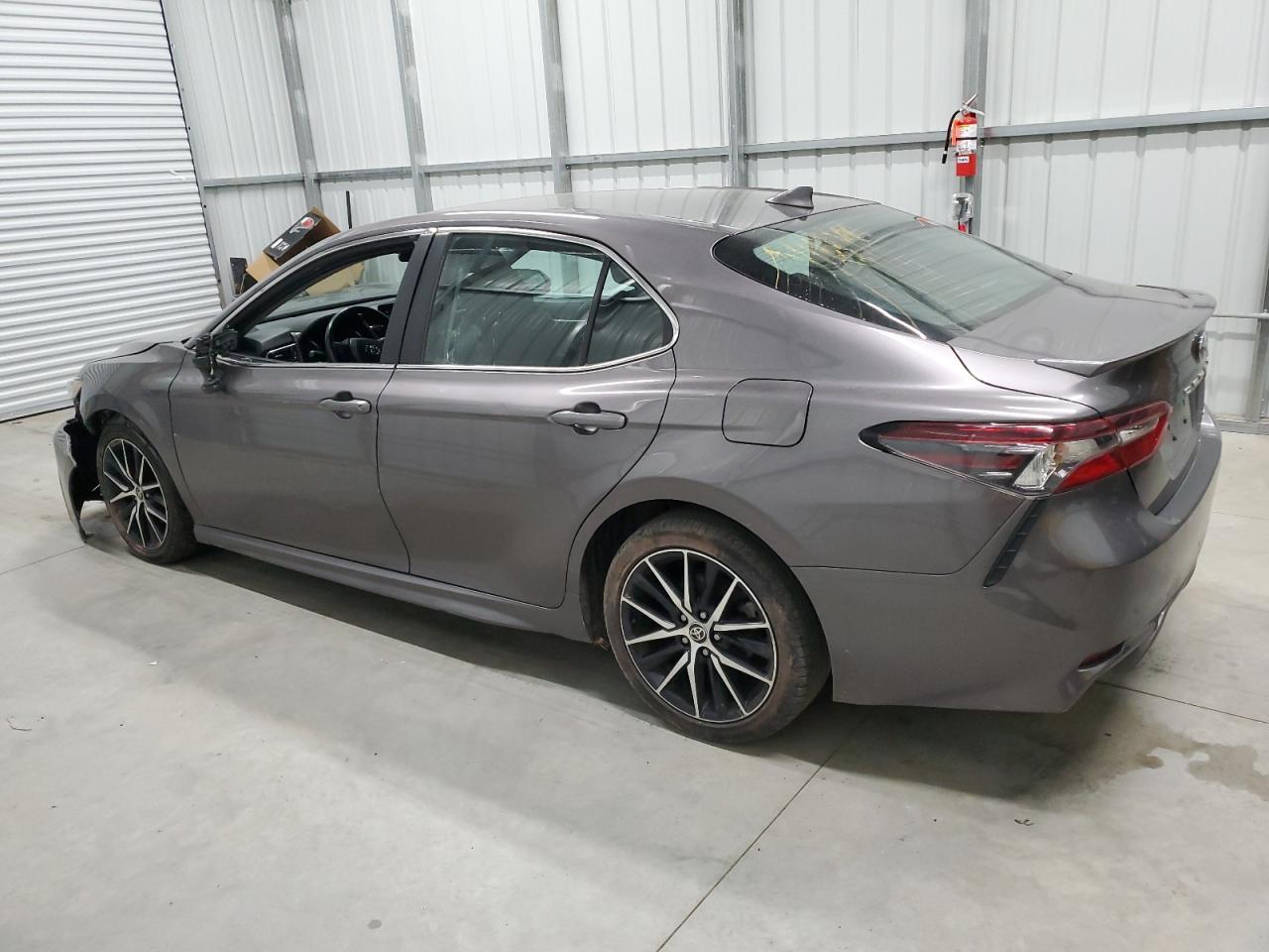 2021 TOYOTA CAMRY SE - Фото 2