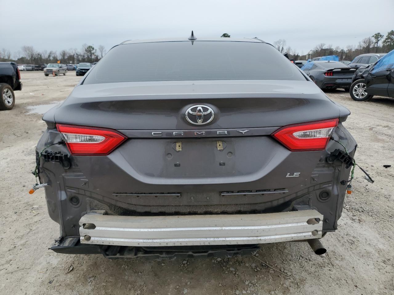 2020 TOYOTA CAMRY LE - Фото 6