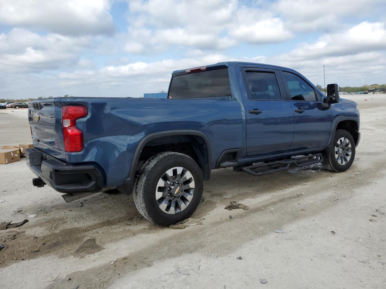 2024 CHEVROLET SILVERADO - Фото 3