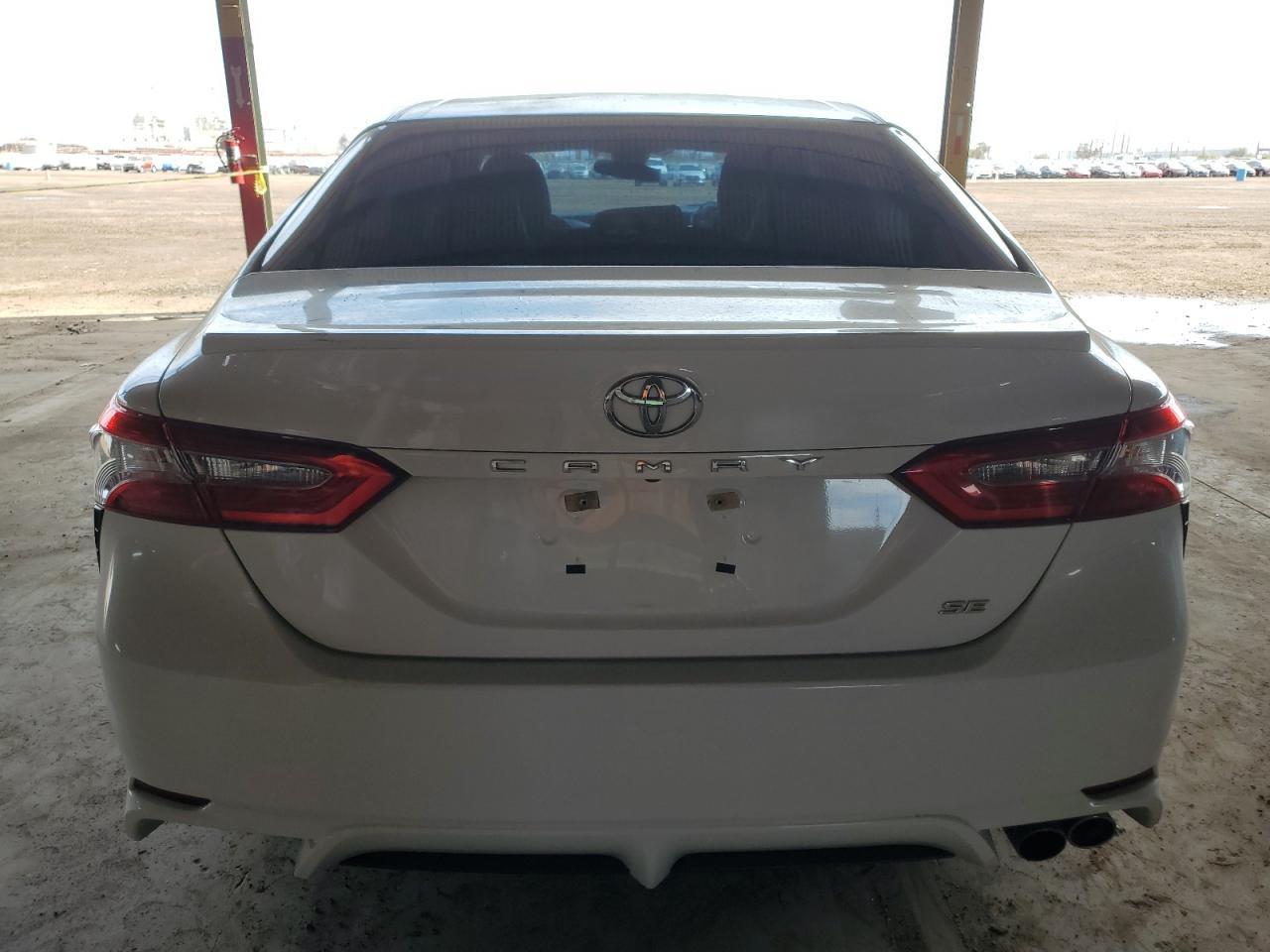 2018 TOYOTA CAMRY L - Фото 6