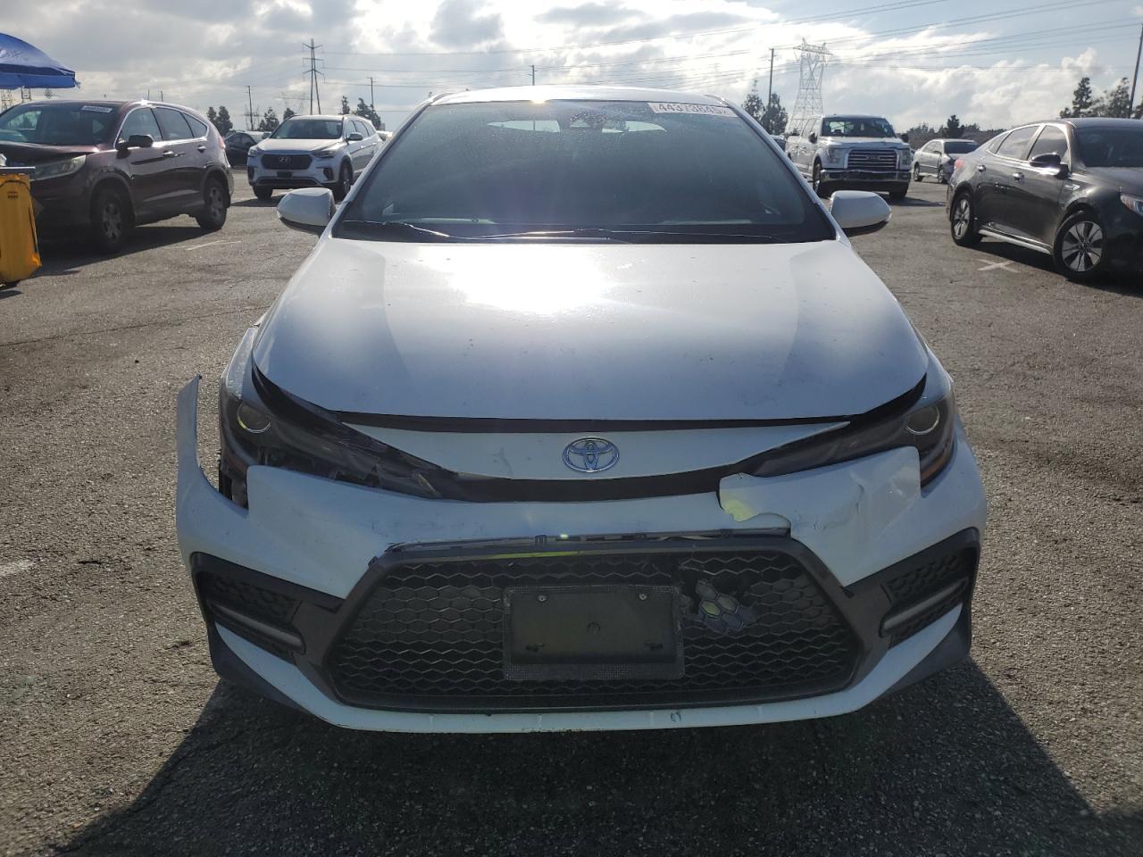 2020 TOYOTA COROLLA SE - Фото 5