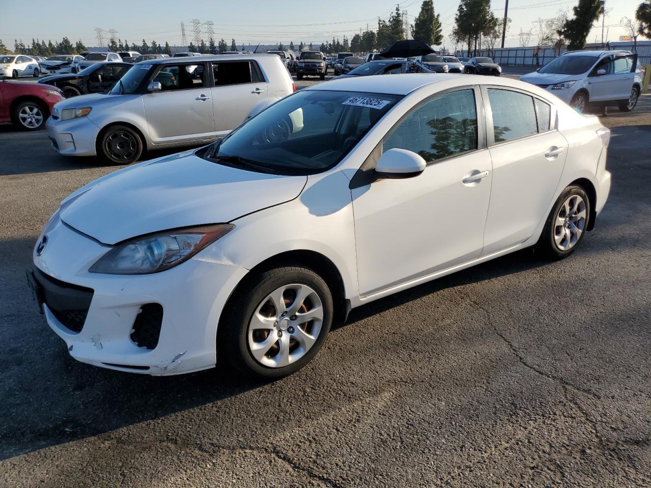 2013 MAZDA 3 I