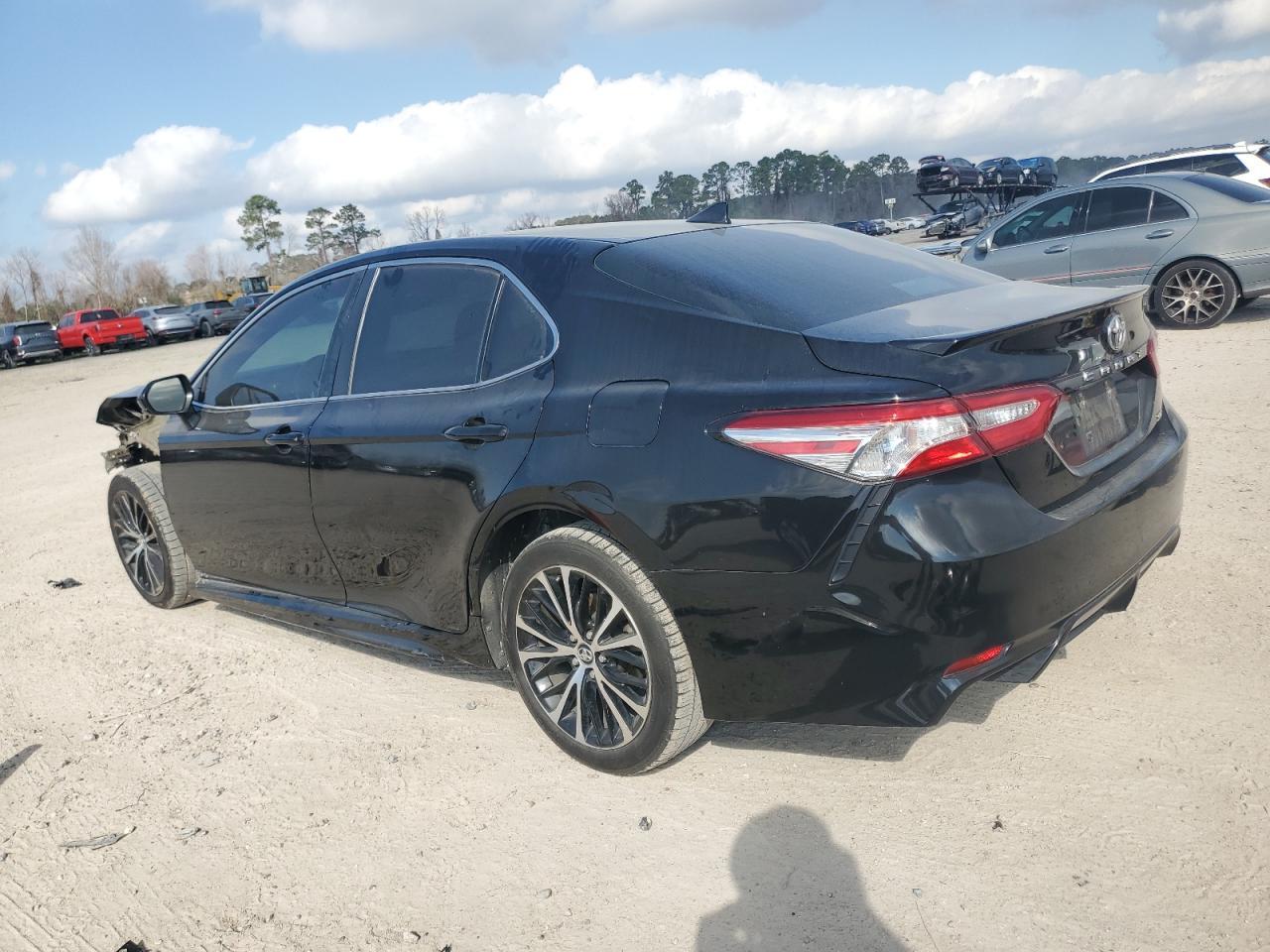 2020 TOYOTA CAMRY SE - Image 2