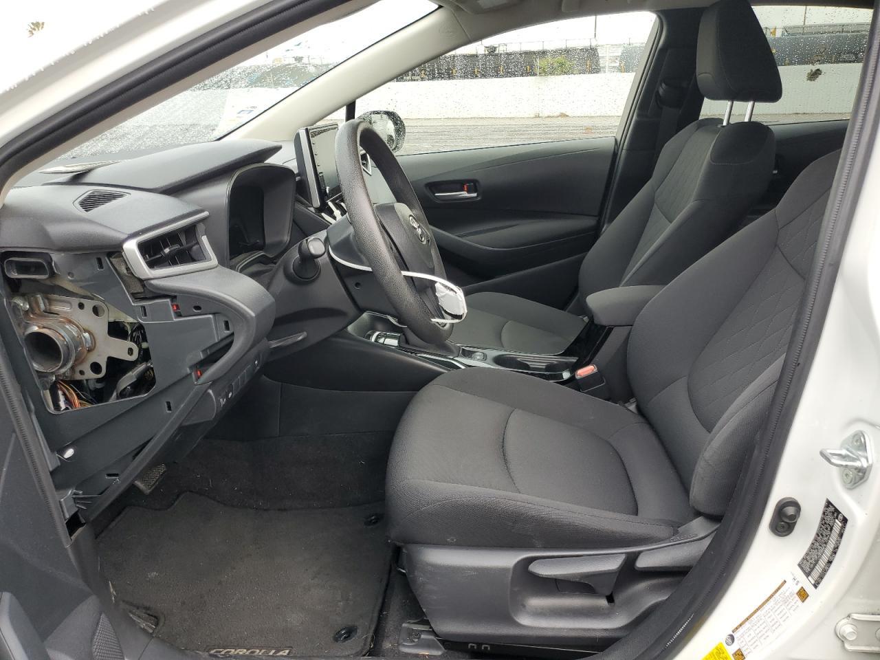2020 TOYOTA COROLLA LE - Фото 7