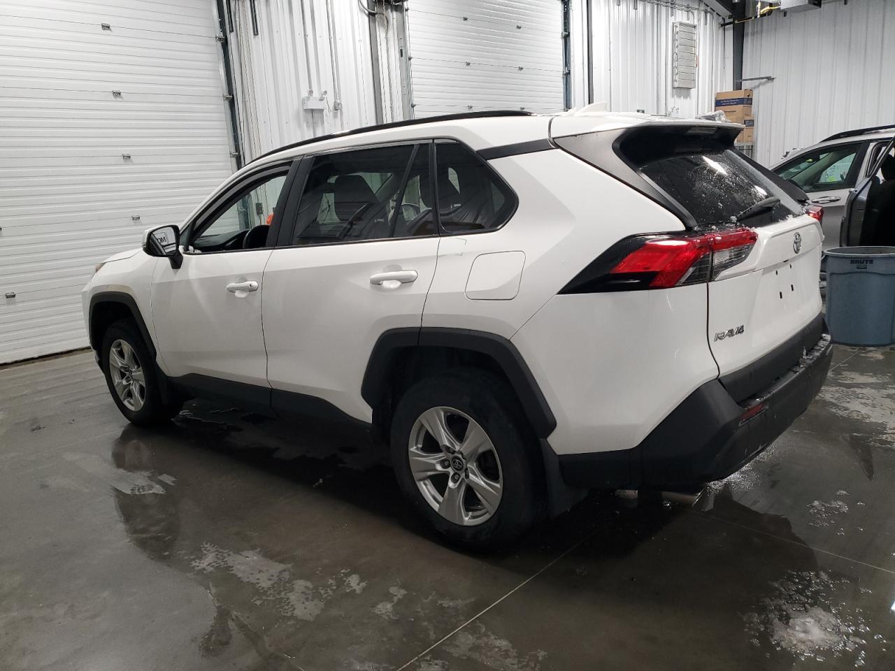 2020 TOYOTA RAV4 XLE - Image 2