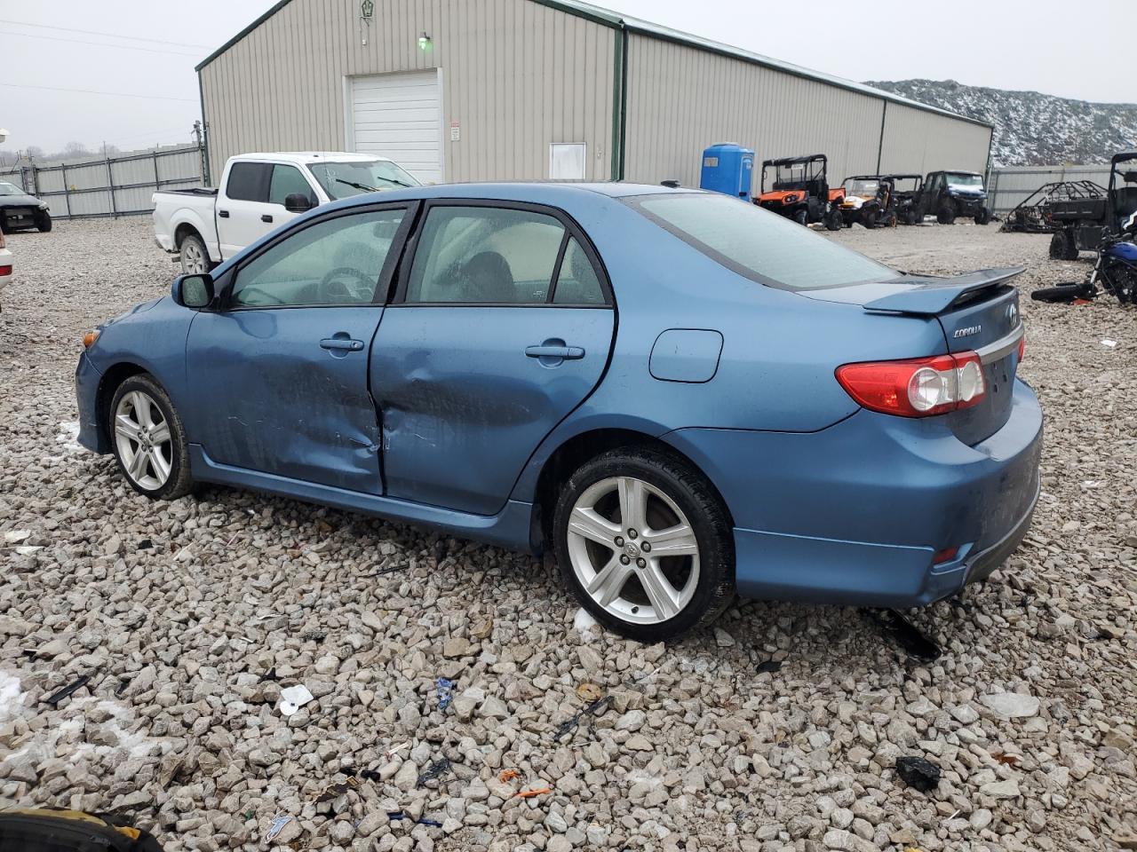 2013 TOYOTA COROLLA BA - Фото 2