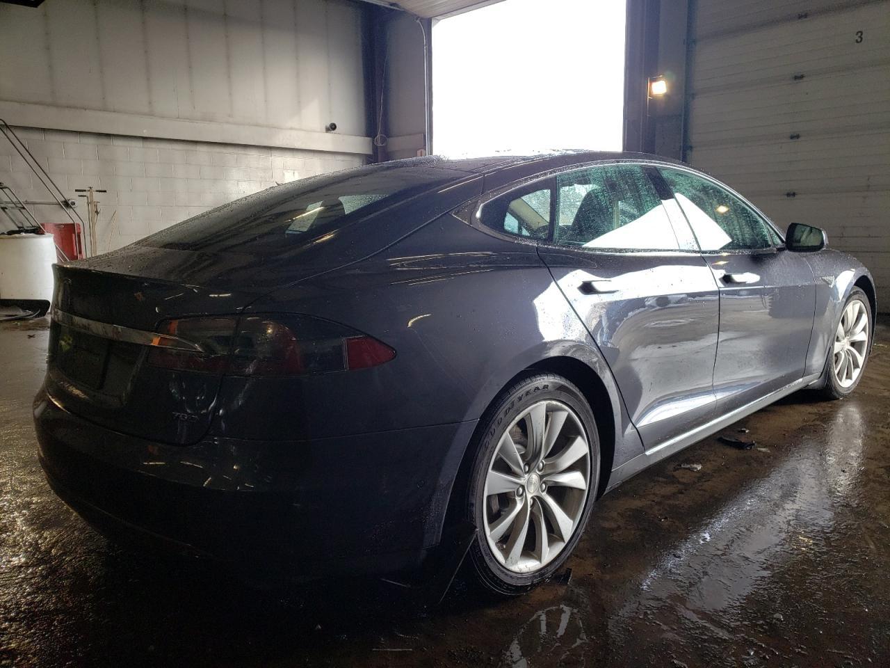 2015 TESLA MODEL S 70 - Фото 3