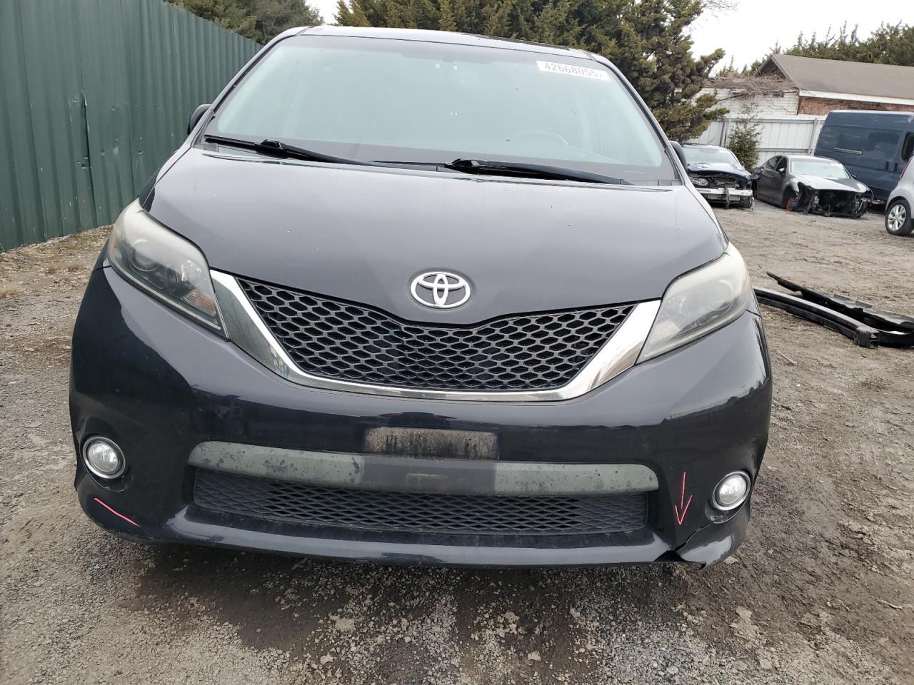 2015 TOYOTA SIENNA SPO - Фото 5