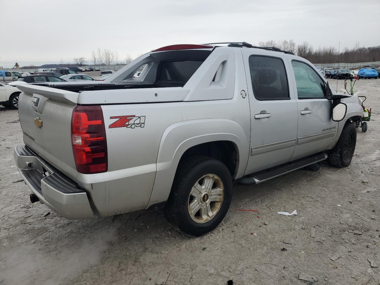 2013 CHEVROLET AVALANCHE - Image 3