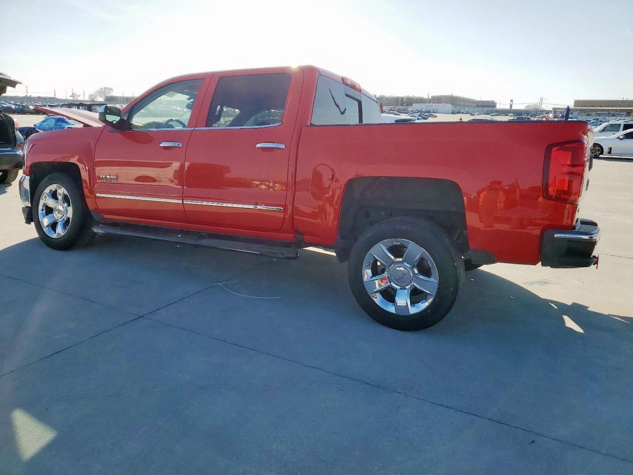 2018 CHEVROLET SILVERADO - Фото 2