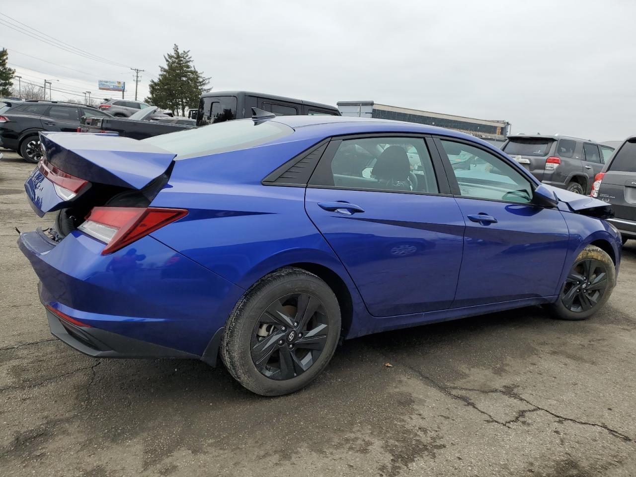 2023 HYUNDAI ELANTRA SE - Фото 3
