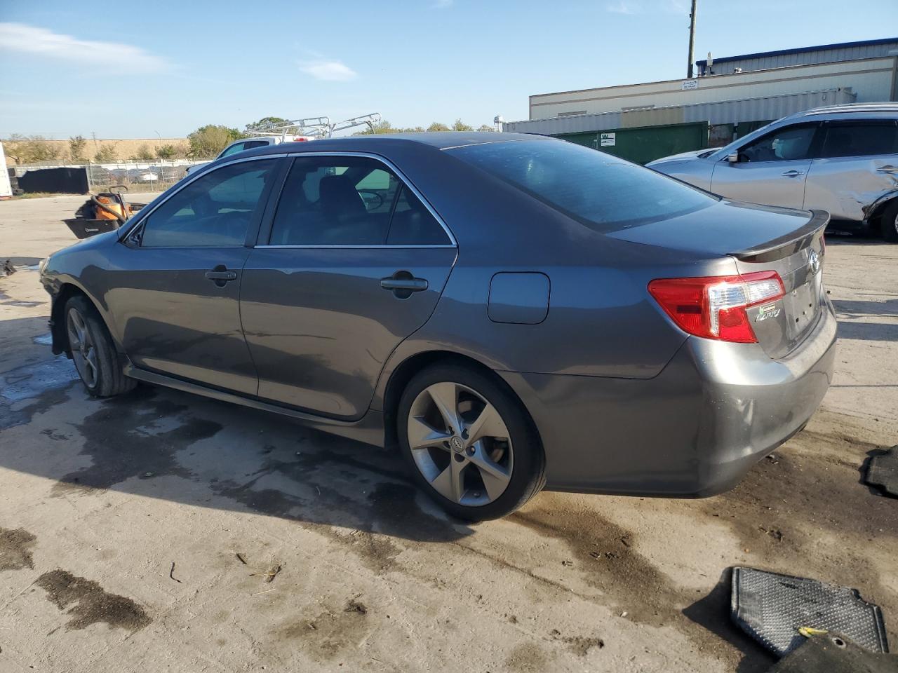 2014 TOYOTA CAMRY L - Фото 2