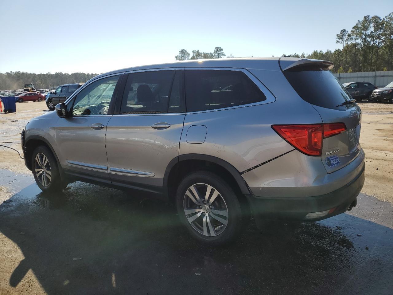 2017 HONDA PILOT EXL - Image 2