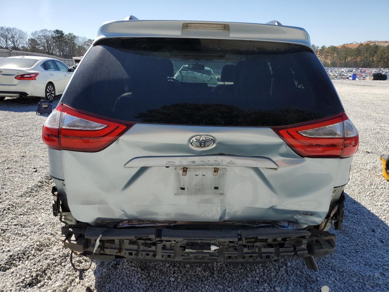 2015 TOYOTA SIENNA XLE - Фото 6