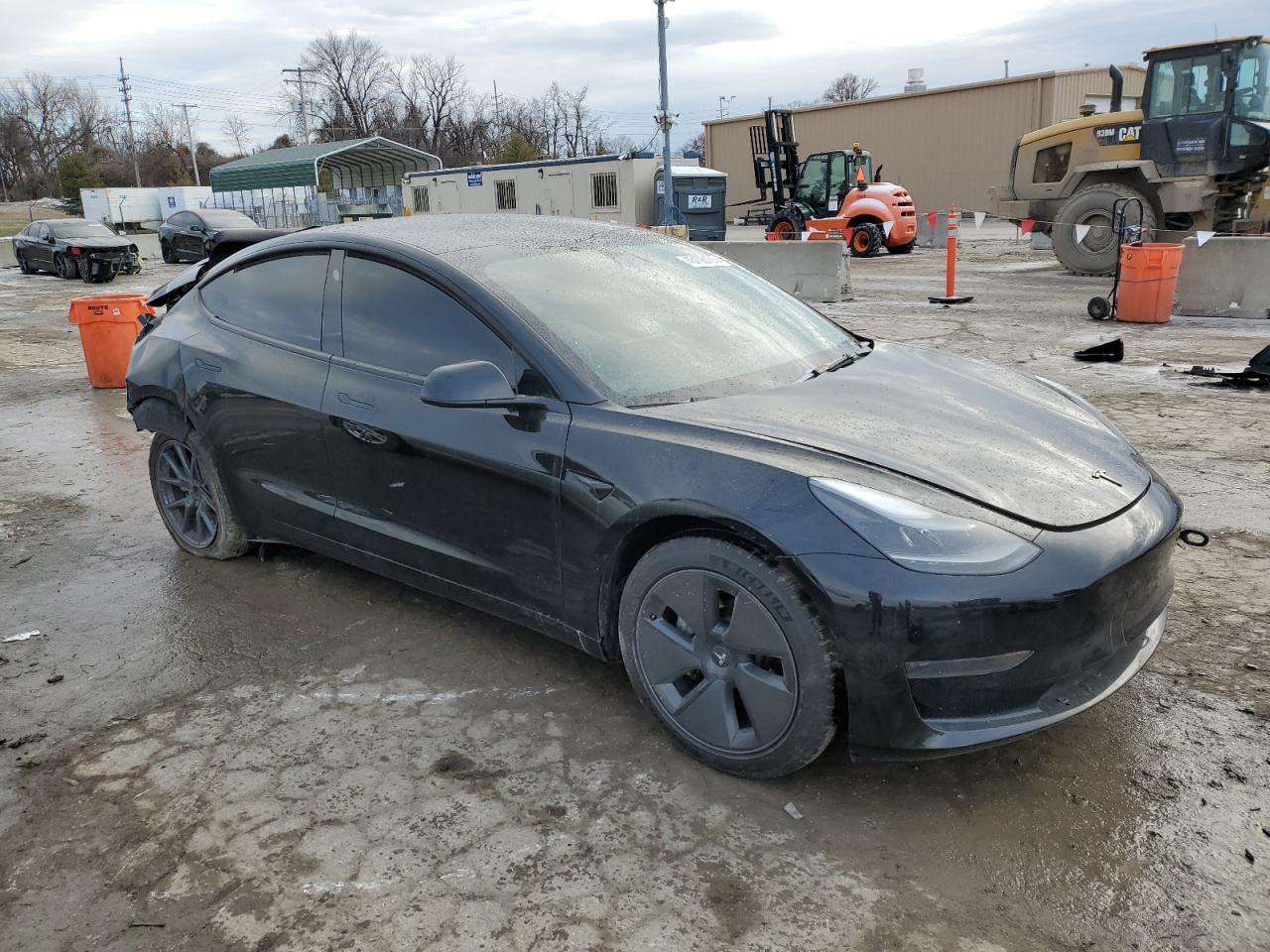 2023 TESLA MODEL 3 - Фото 4
