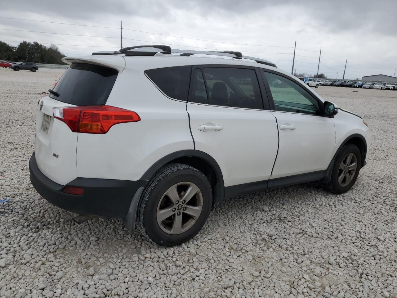 2015 TOYOTA RAV4 XLE - Image 3