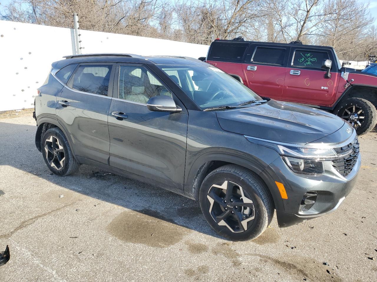 2024 KIA SELTOS EX - Image 4