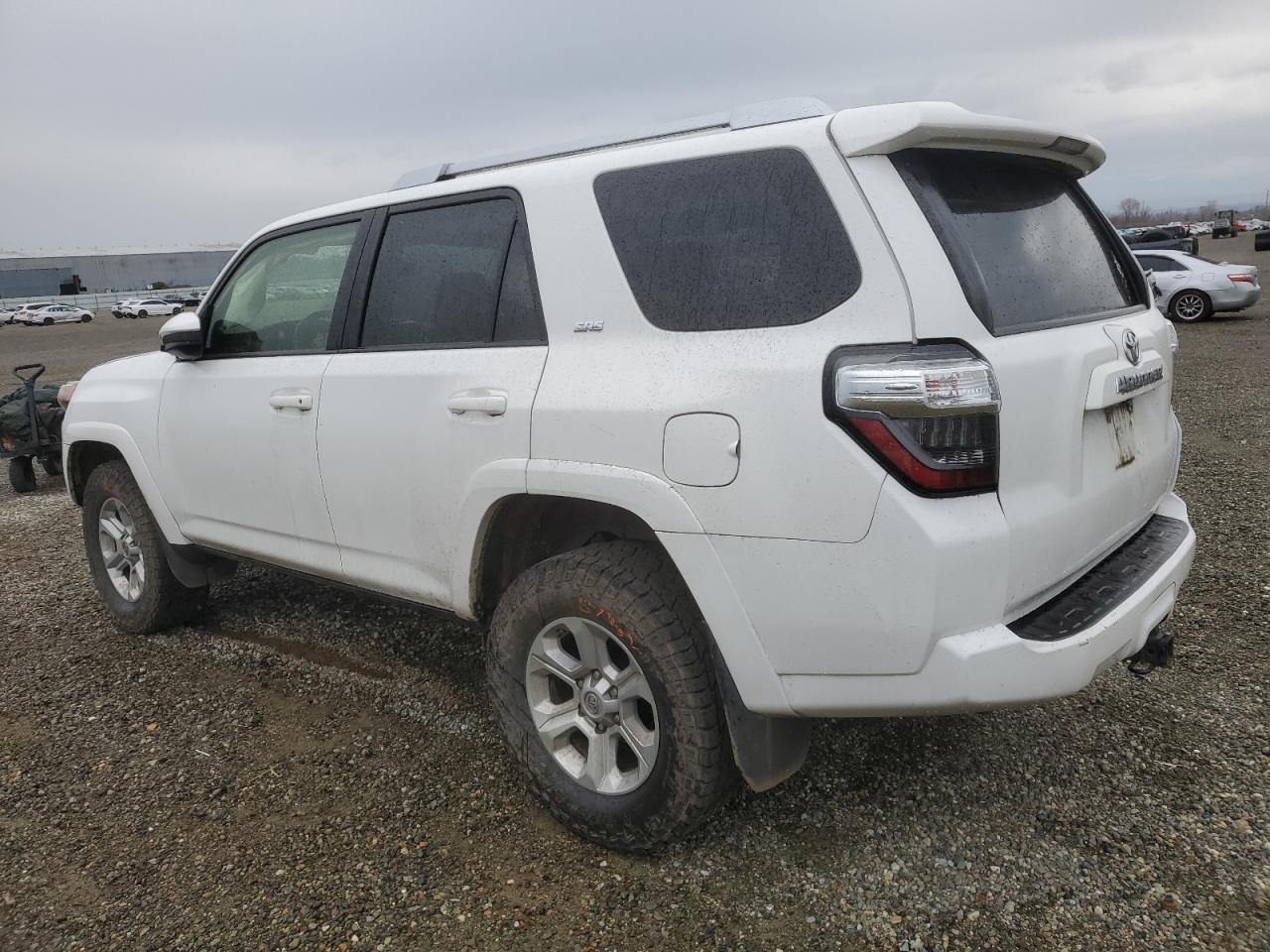 2018 TOYOTA 4RUNNER SR - Image 2
