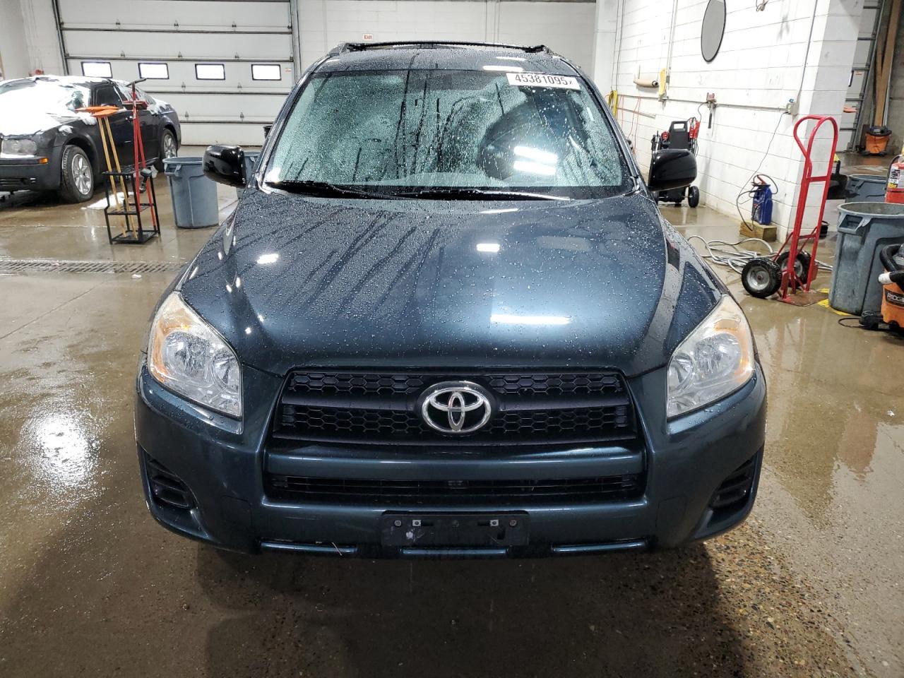 2011 TOYOTA RAV4 - Image 5
