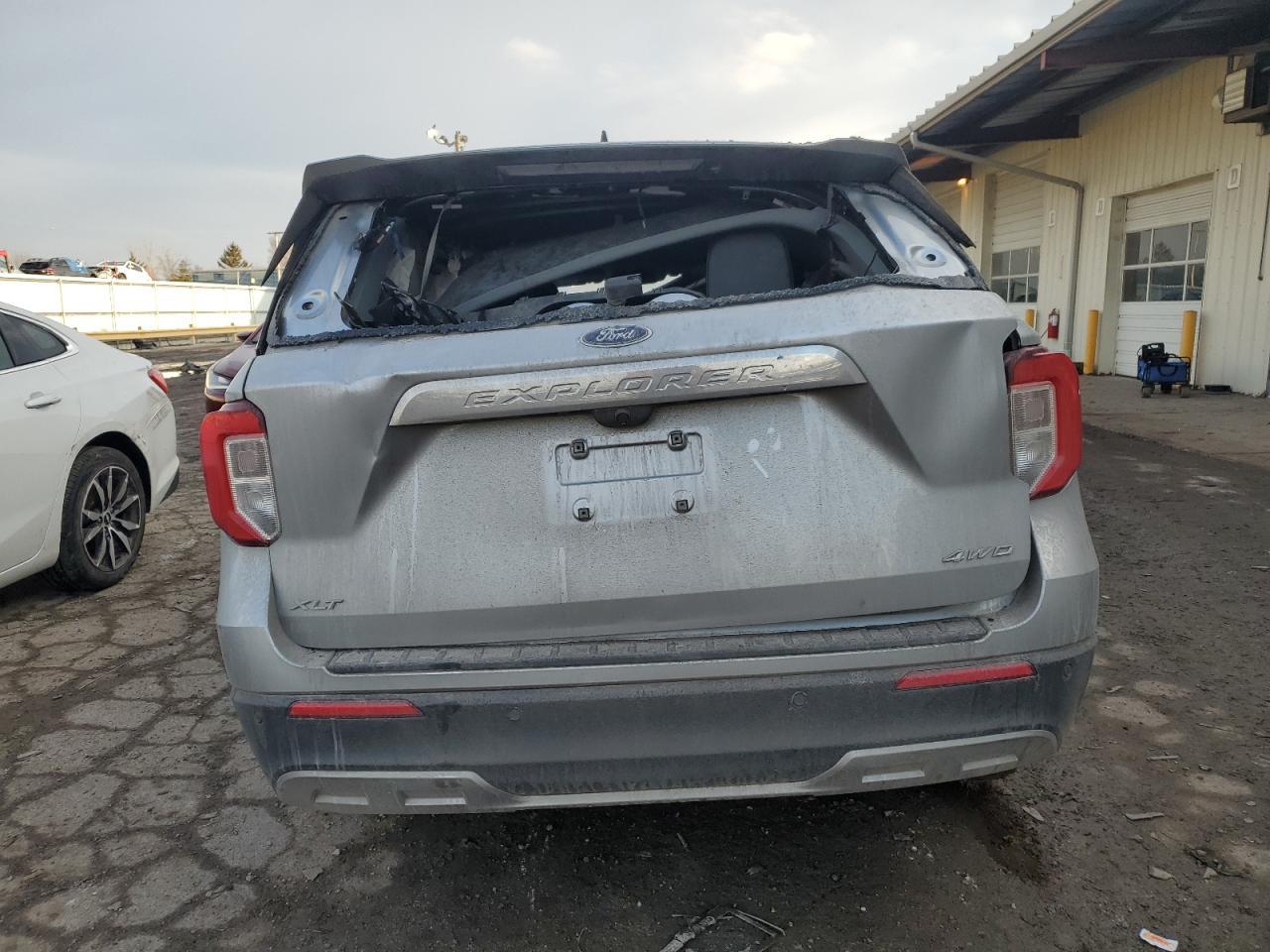 2022 FORD EXPLORER X - Фото 6