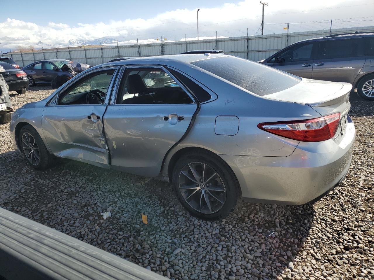 2015 TOYOTA CAMRY LE - Фото 2
