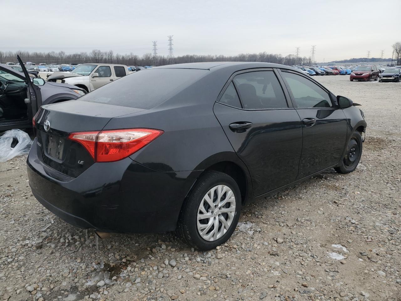 2019 TOYOTA COROLLA L - Image 3