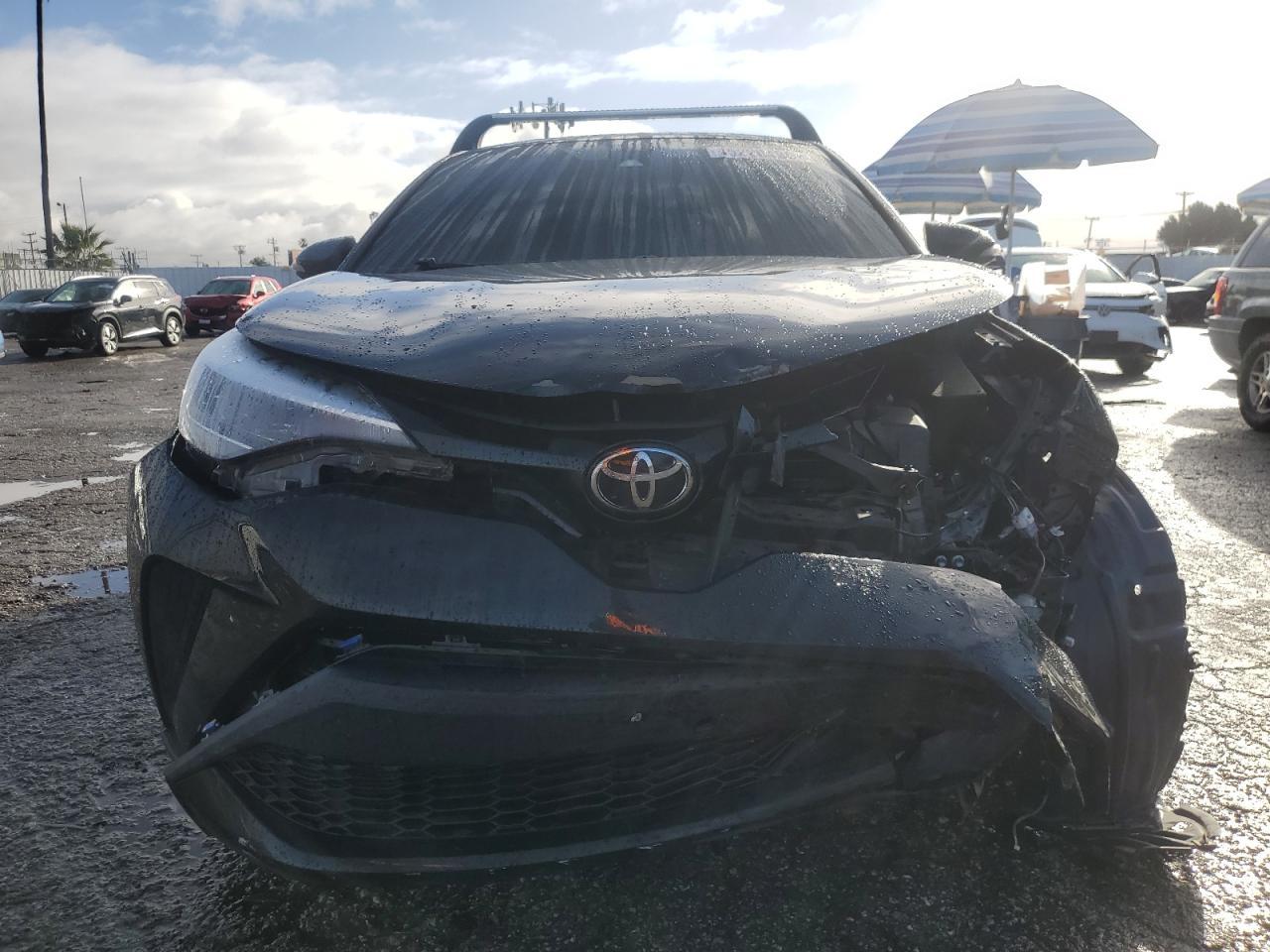 2021 TOYOTA C-HR XLE - Фото 5