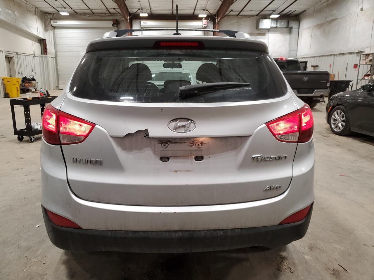 2012 HYUNDAI TUCSON GLS - Image 6