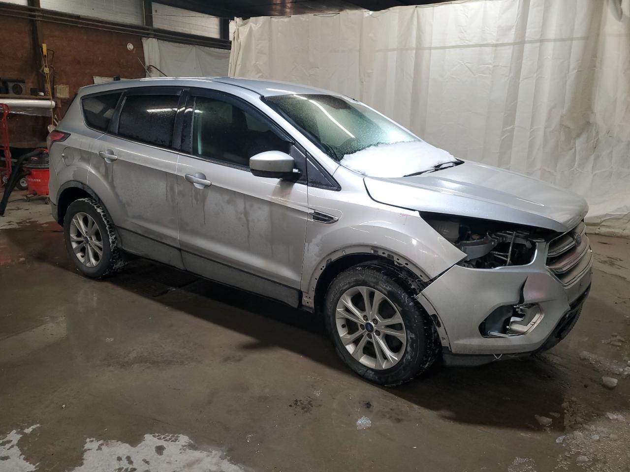 2017 FORD ESCAPE SE - Image 4