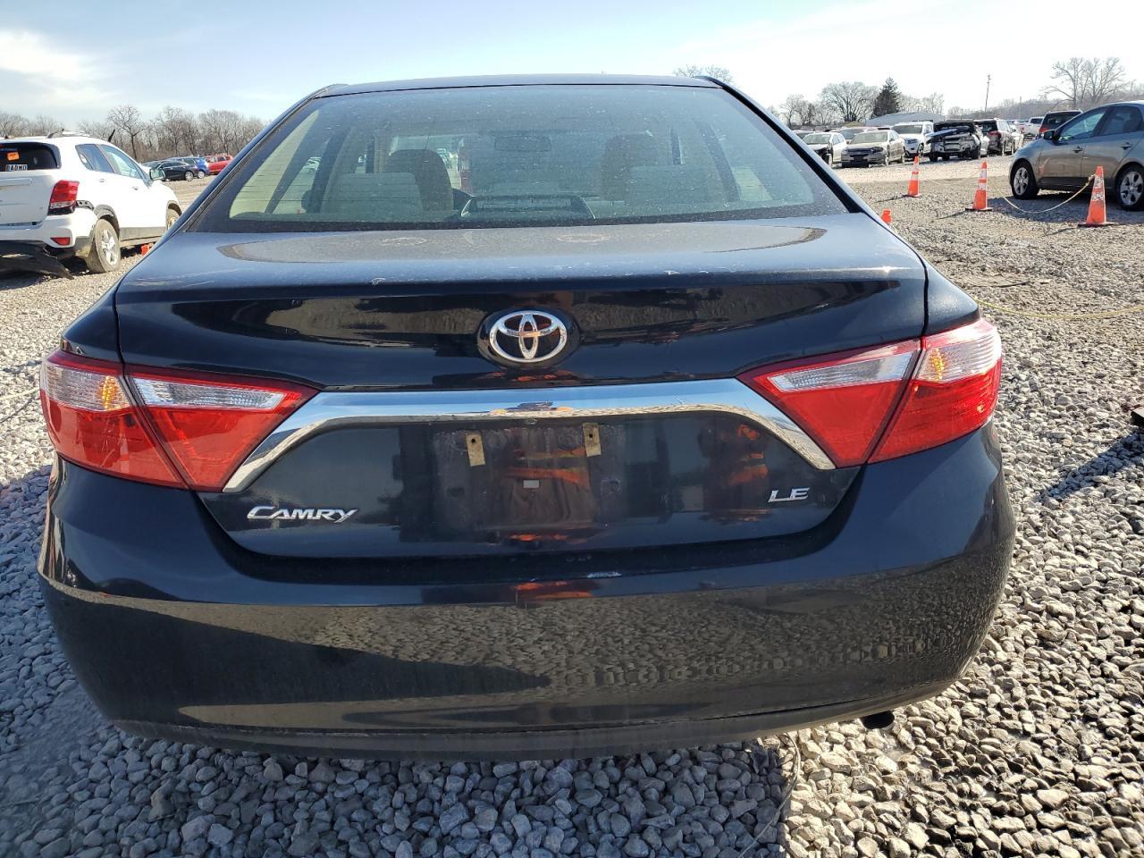 2015 TOYOTA CAMRY LE - Фото 6