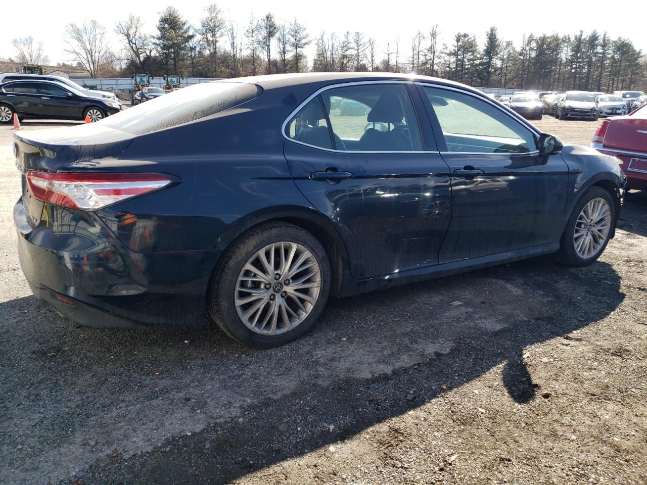 2018 TOYOTA CAMRY L - Фото 3