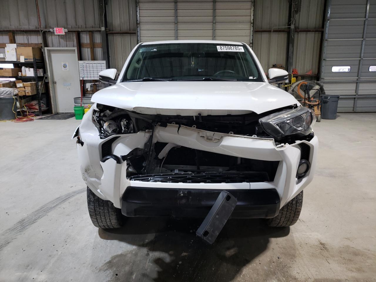 2017 TOYOTA 4RUNNER SR - Фото 5