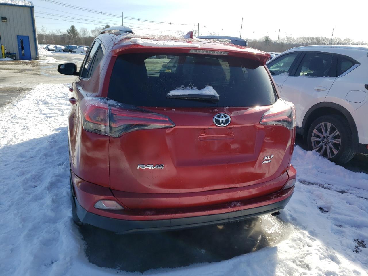 2017 TOYOTA RAV4 LE - Фото 6