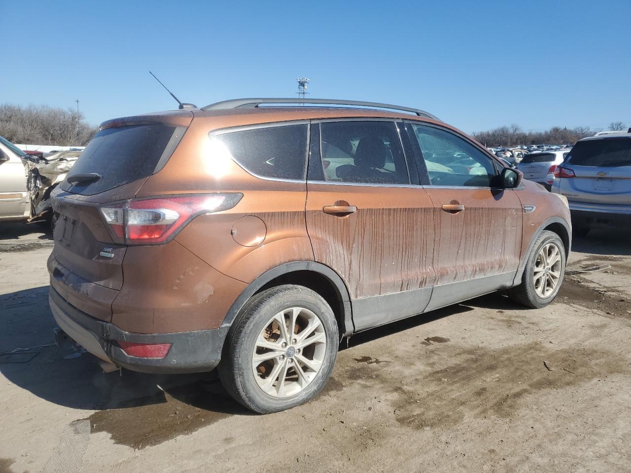 2017 FORD ESCAPE SE - Фото 3