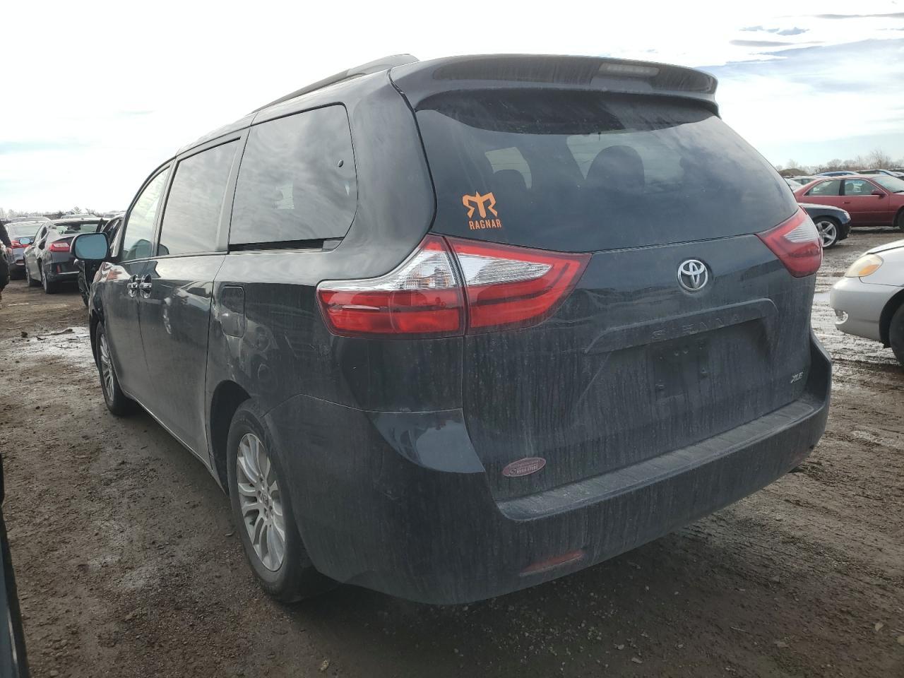 2015 TOYOTA SIENNA XLE - Фото 2