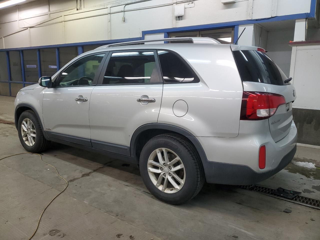 2015 KIA SORENTO LX - Image 2