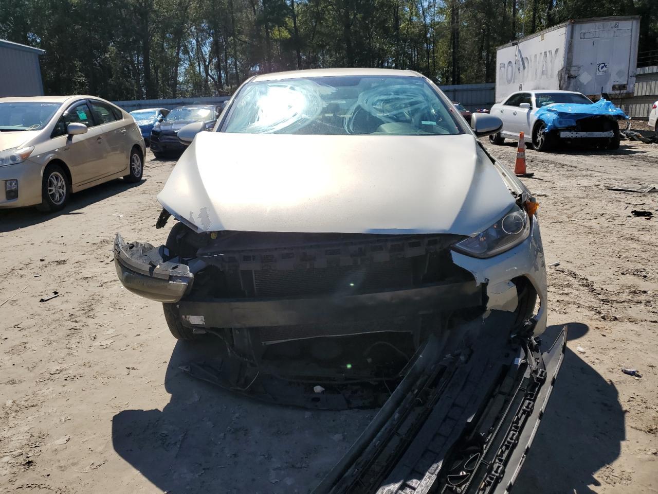 2017 HYUNDAI ELANTRA SE - Image 5
