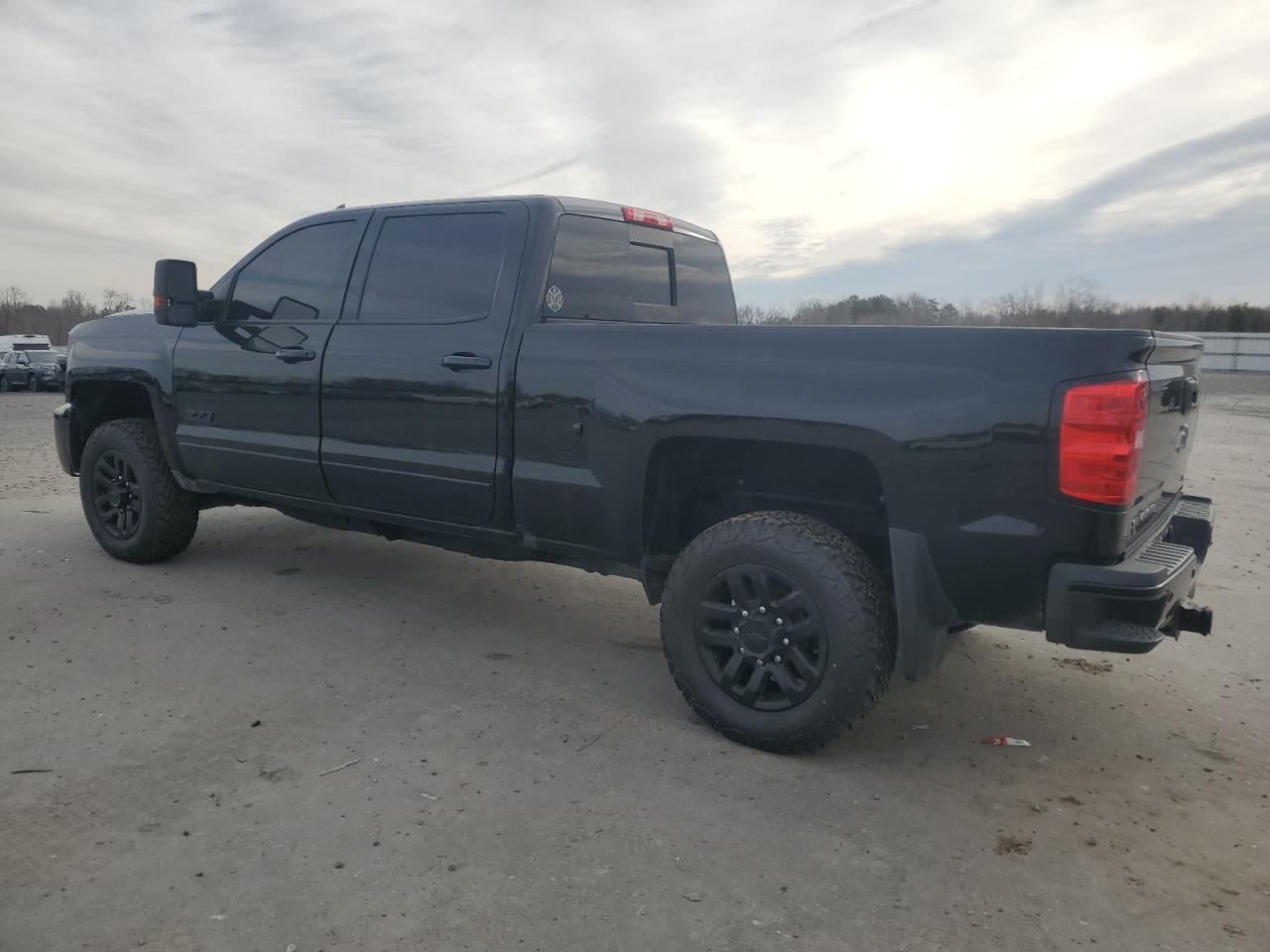 2019 CHEVROLET SILVERADO - Image 2