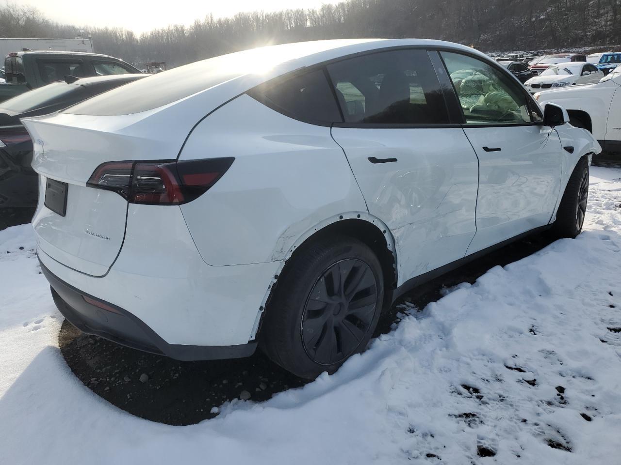 2024 TESLA MODEL Y - Image 3