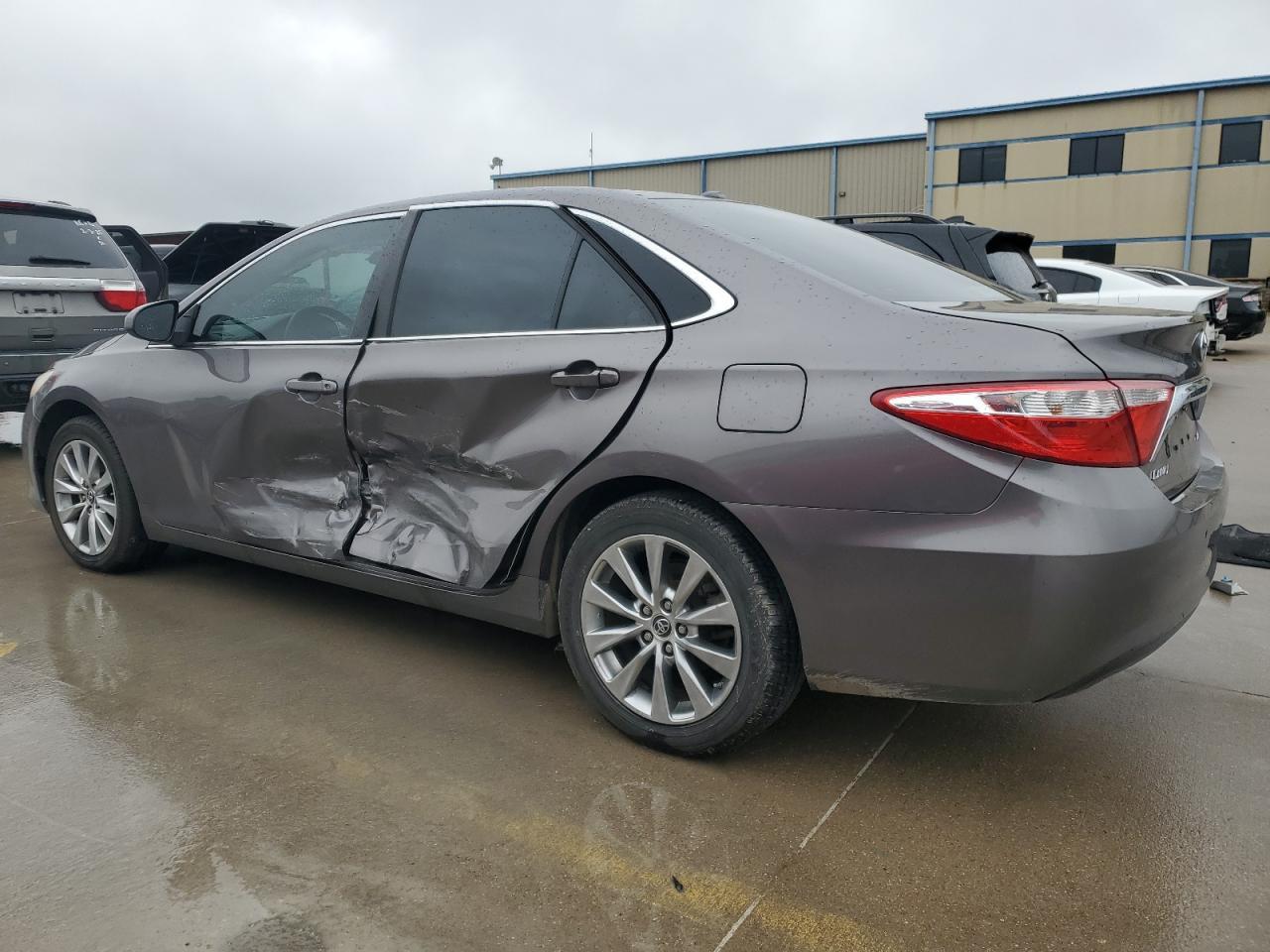 2016 TOYOTA CAMRY LE - Фото 2