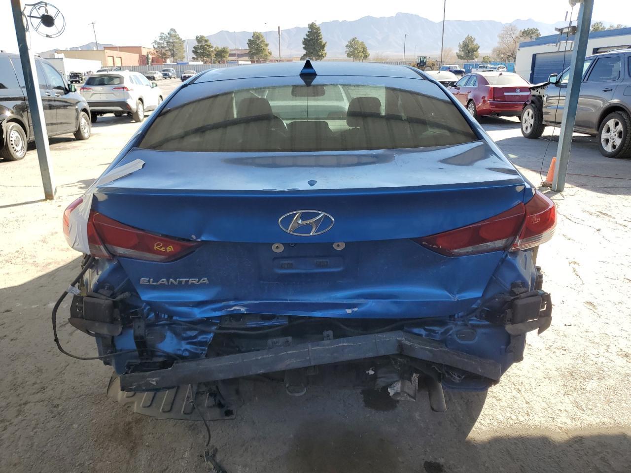 2018 HYUNDAI ELANTRA SE - Фото 6