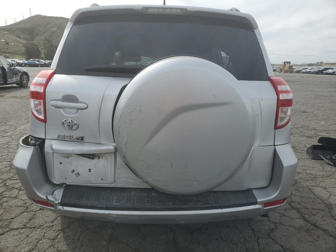 2011 TOYOTA RAV4 - Image 6
