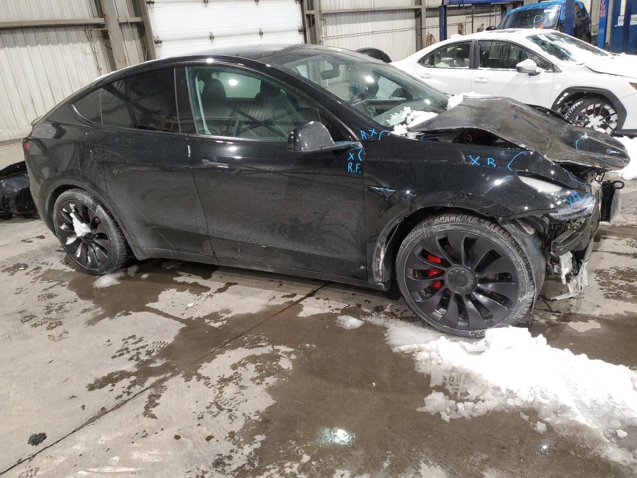 2023 TESLA MODEL Y - Фото 4