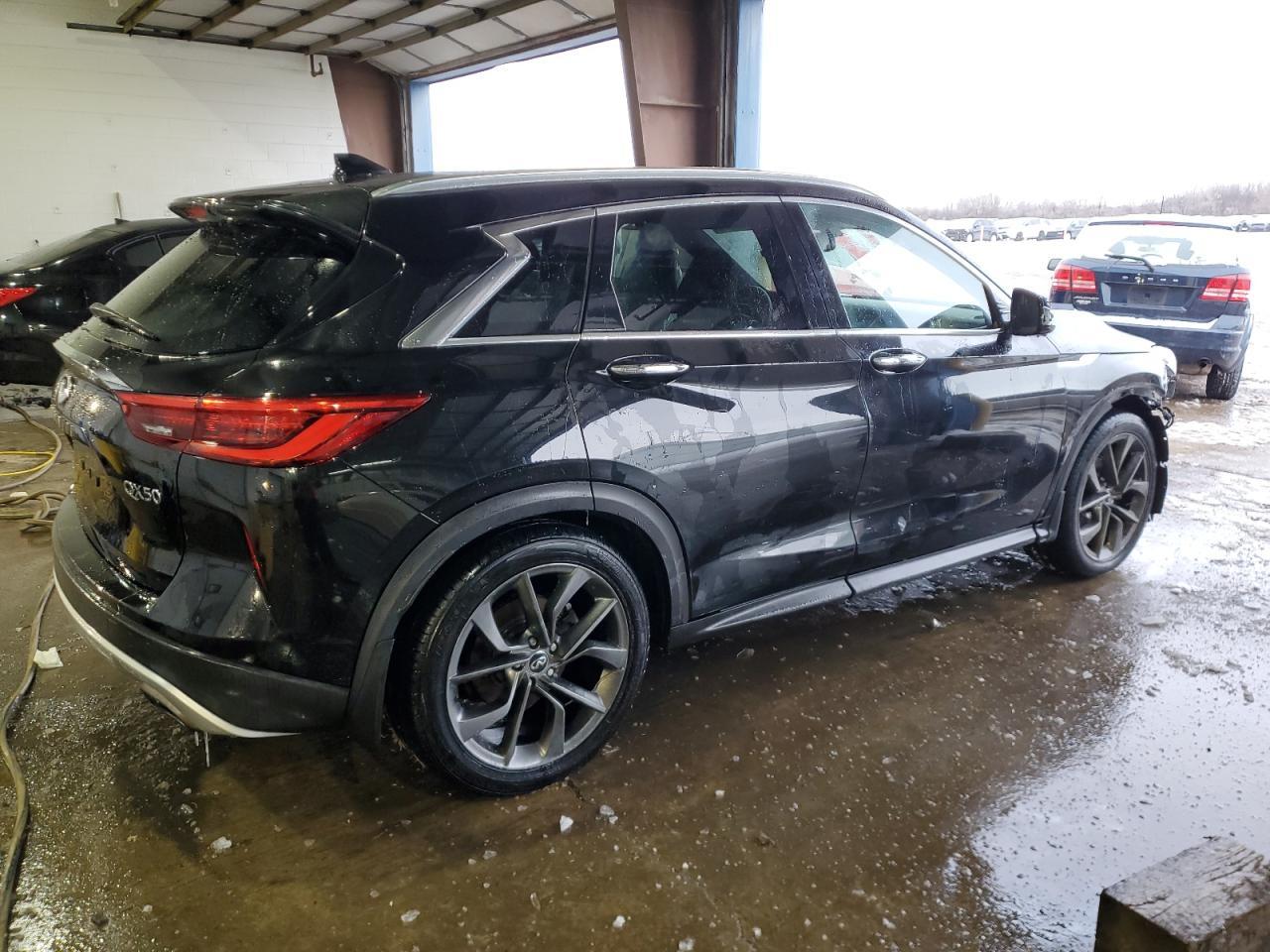 2019 INFINITI QX50 ESSEN - Image 3
