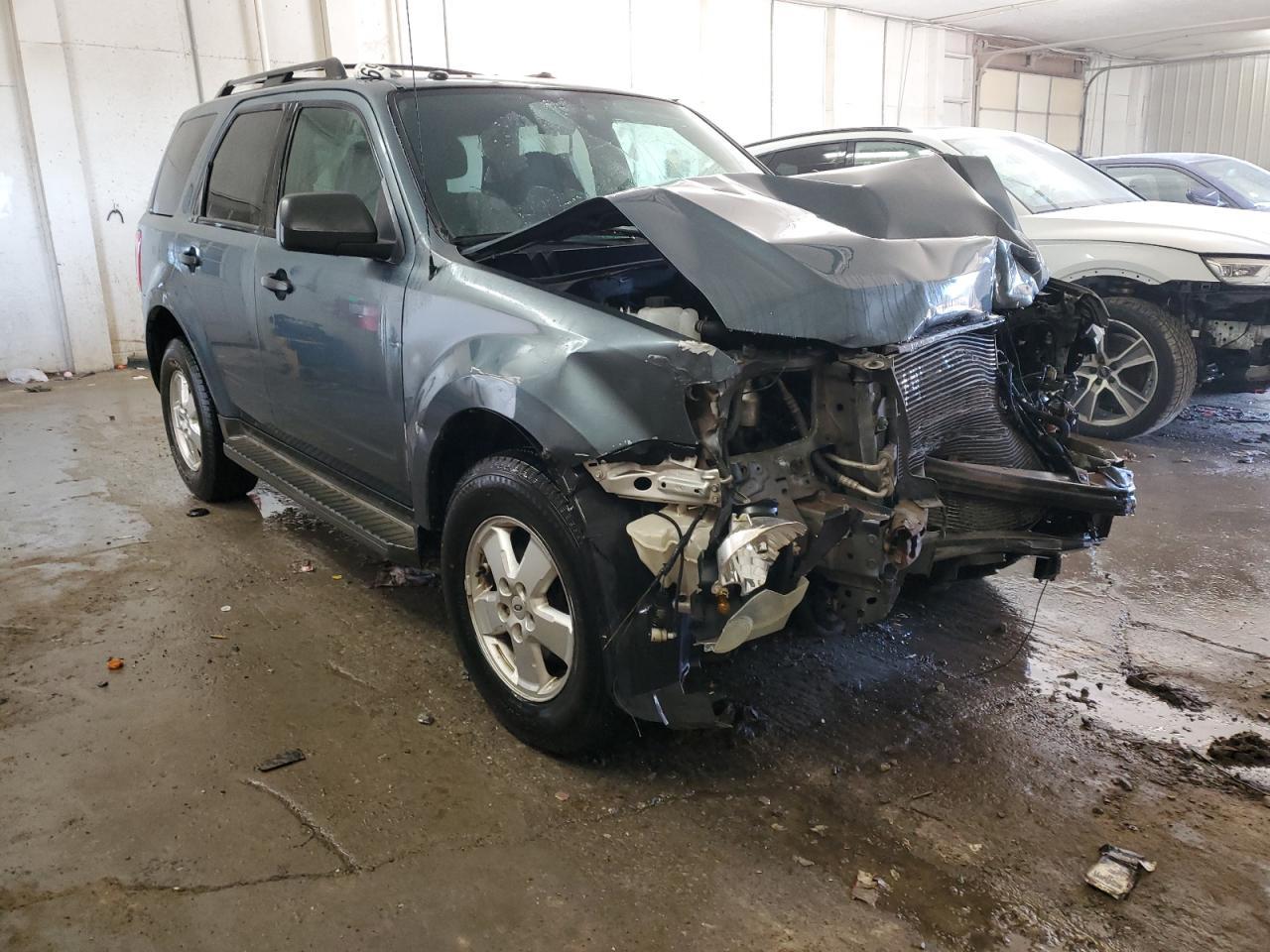 2010 FORD ESCAPE XLT - Image 4