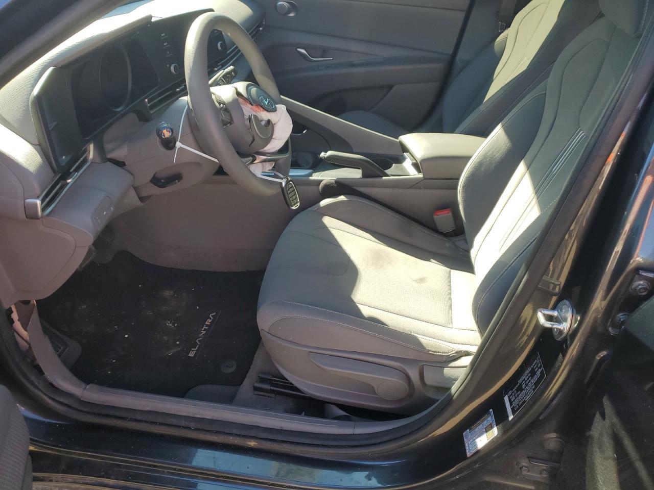 2023 HYUNDAI ELANTRA SE - Фото 7